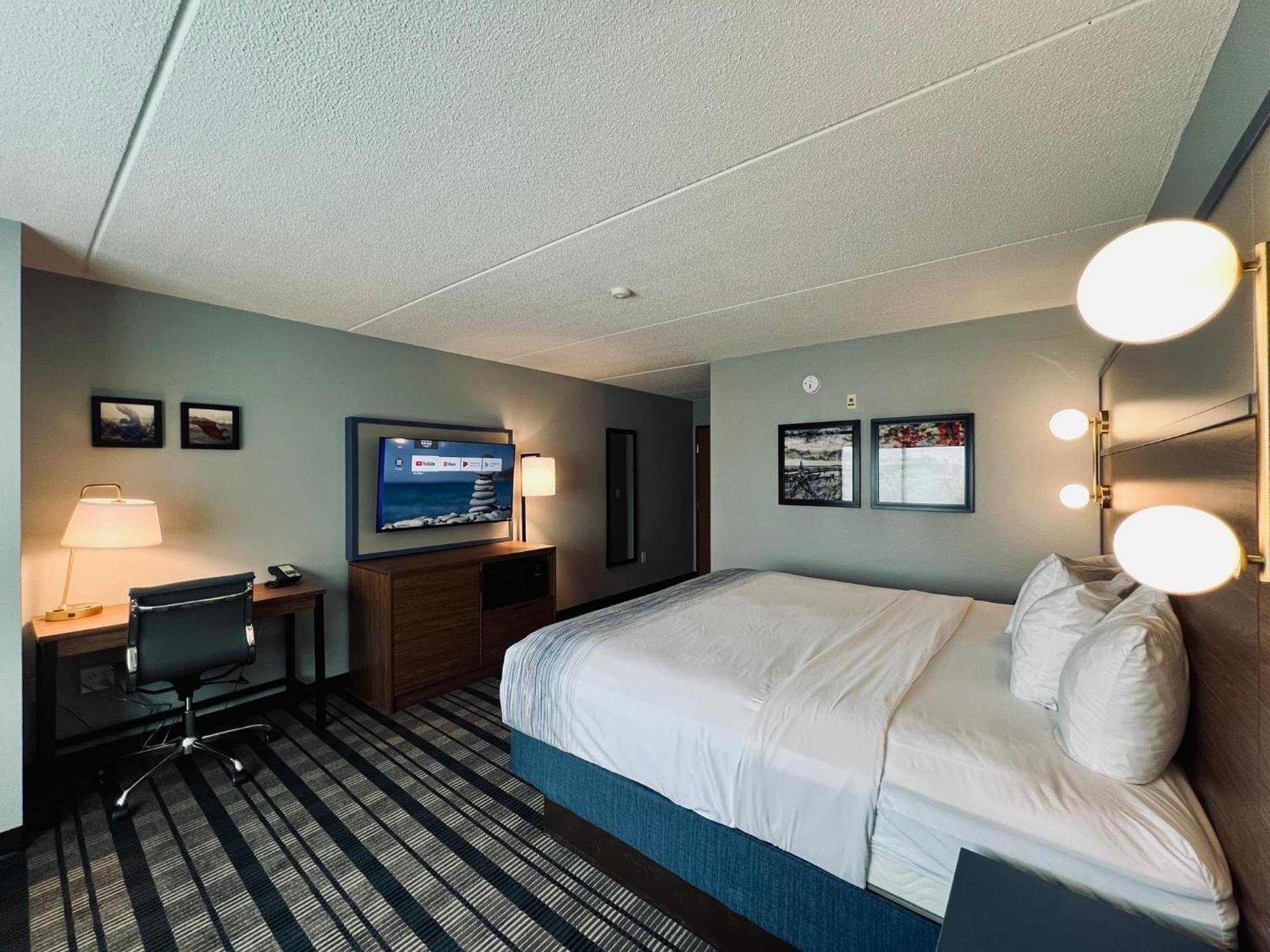 AmericInn by Wyndham Beaver Dam Eksteriør bilde