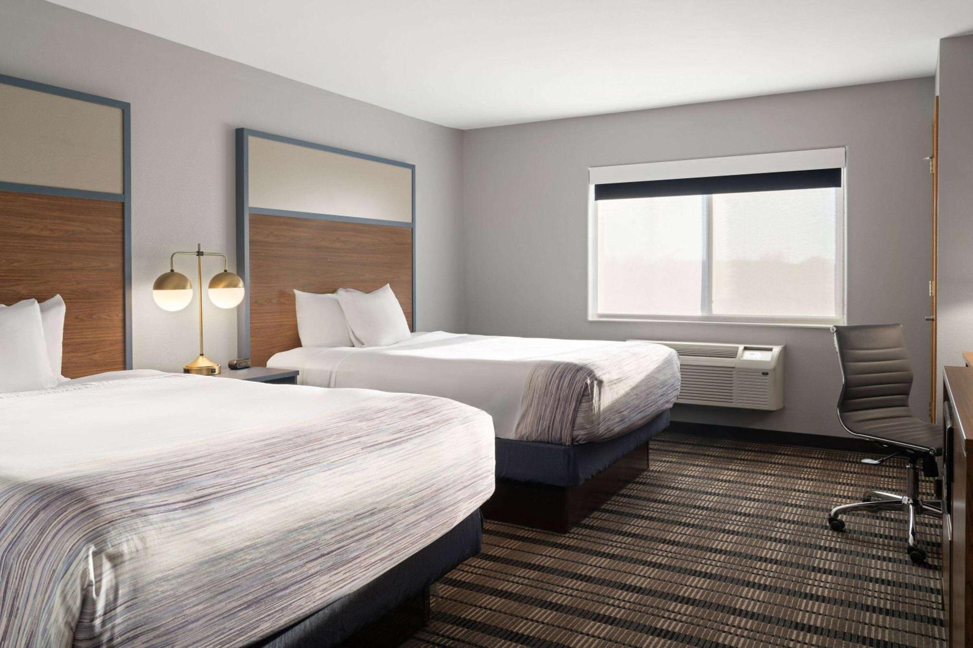 AmericInn by Wyndham Beaver Dam Eksteriør bilde