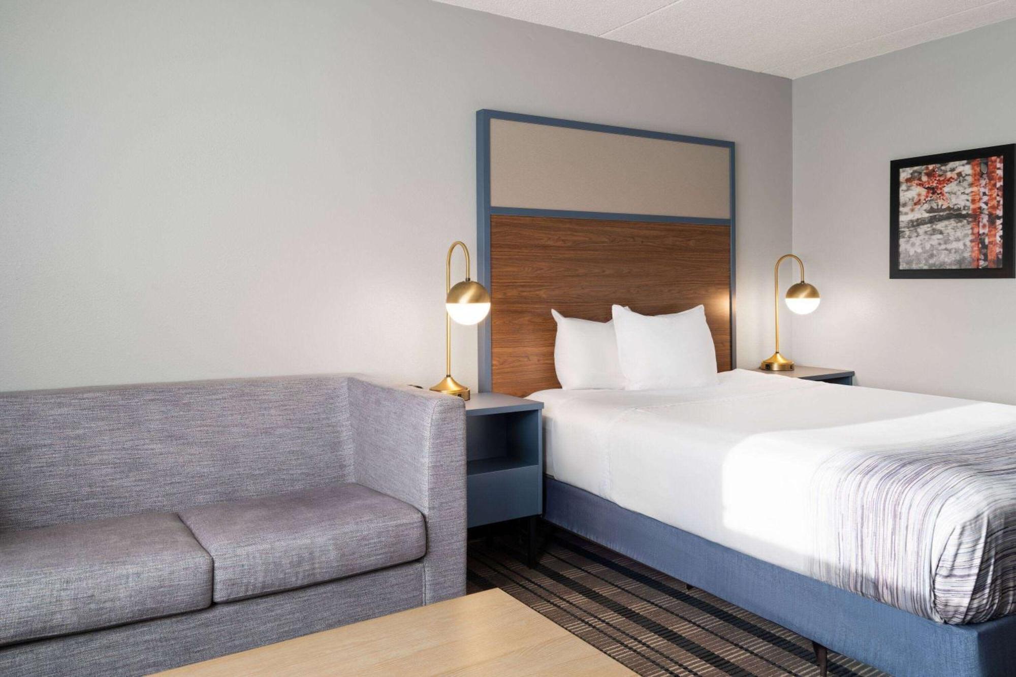 AmericInn by Wyndham Beaver Dam Eksteriør bilde
