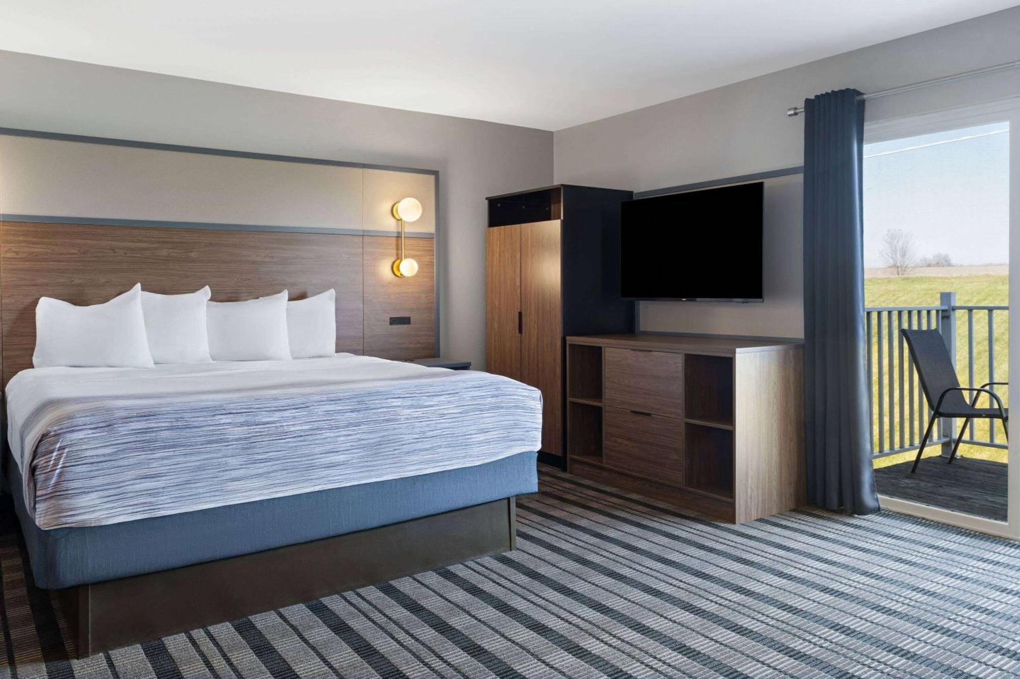 AmericInn by Wyndham Beaver Dam Eksteriør bilde