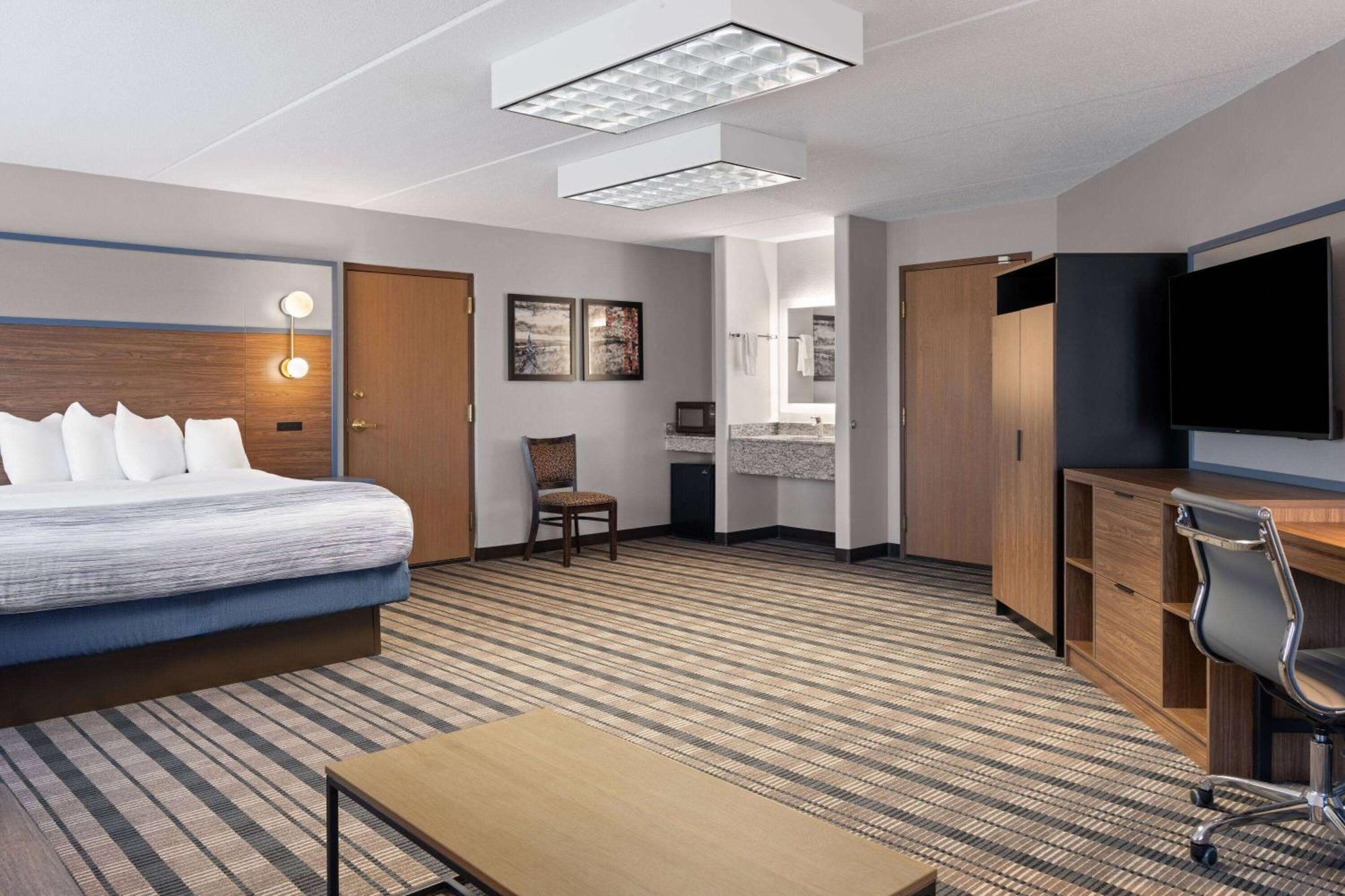 AmericInn by Wyndham Beaver Dam Eksteriør bilde